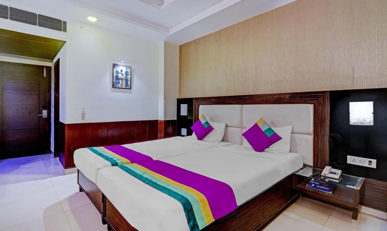 Light House Agra By Park Tree Hotel Екстериор снимка