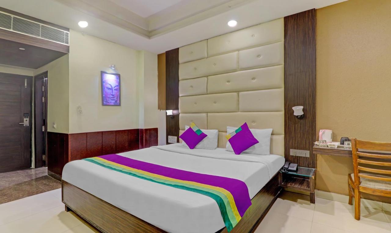 Light House Agra By Park Tree Hotel Екстериор снимка