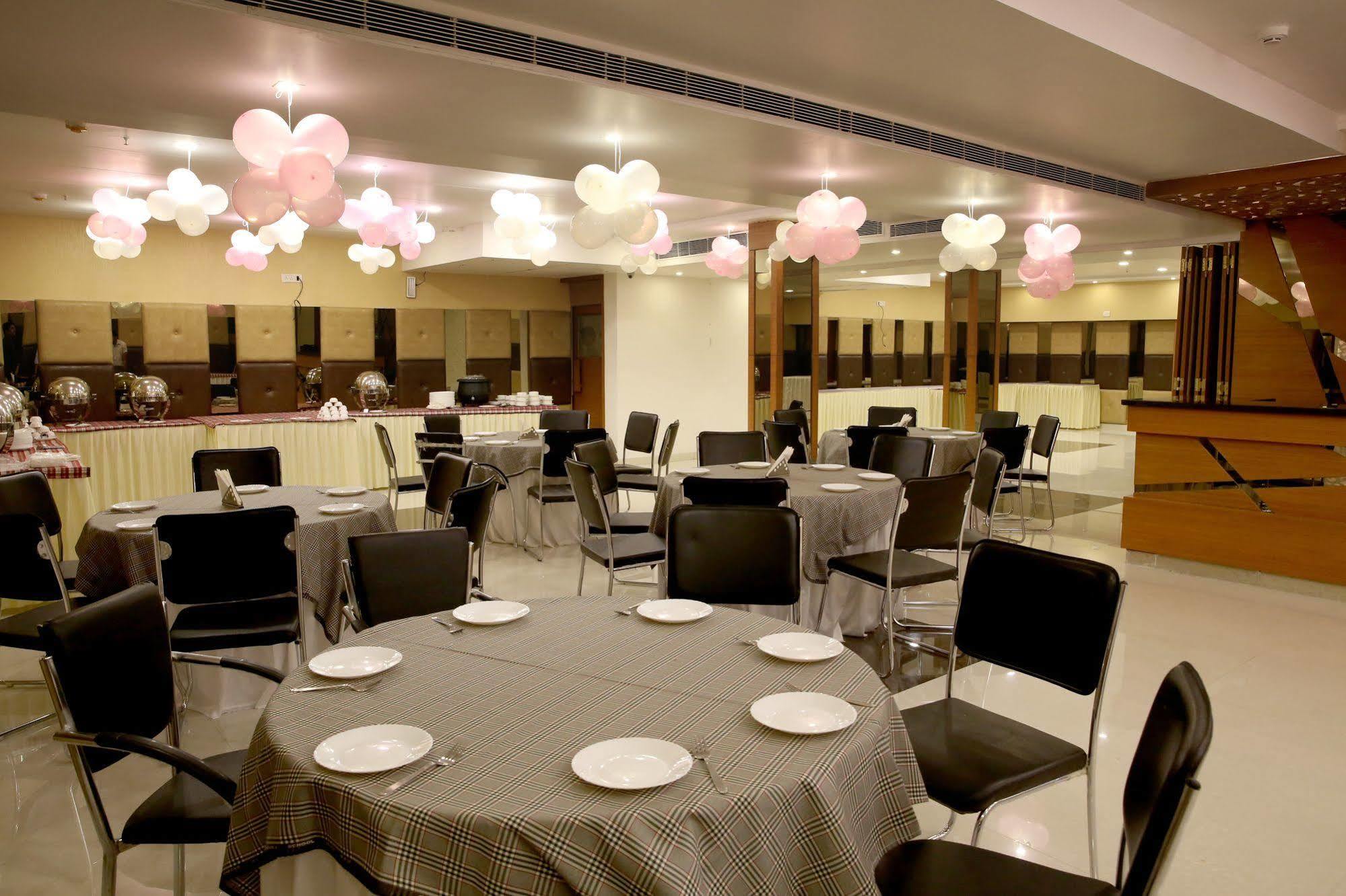 Light House Agra By Park Tree Hotel Екстериор снимка