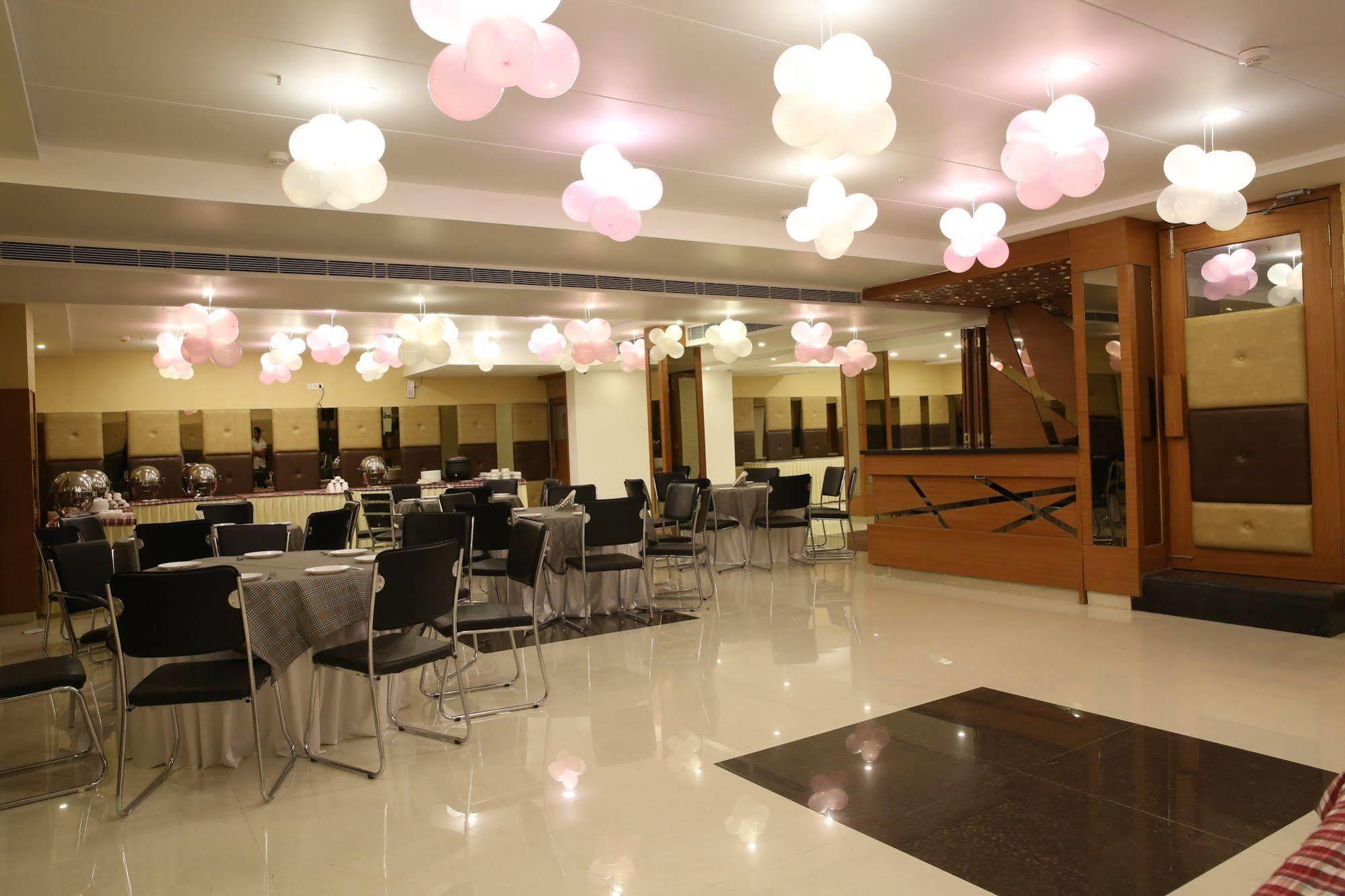 Light House Agra By Park Tree Hotel Екстериор снимка