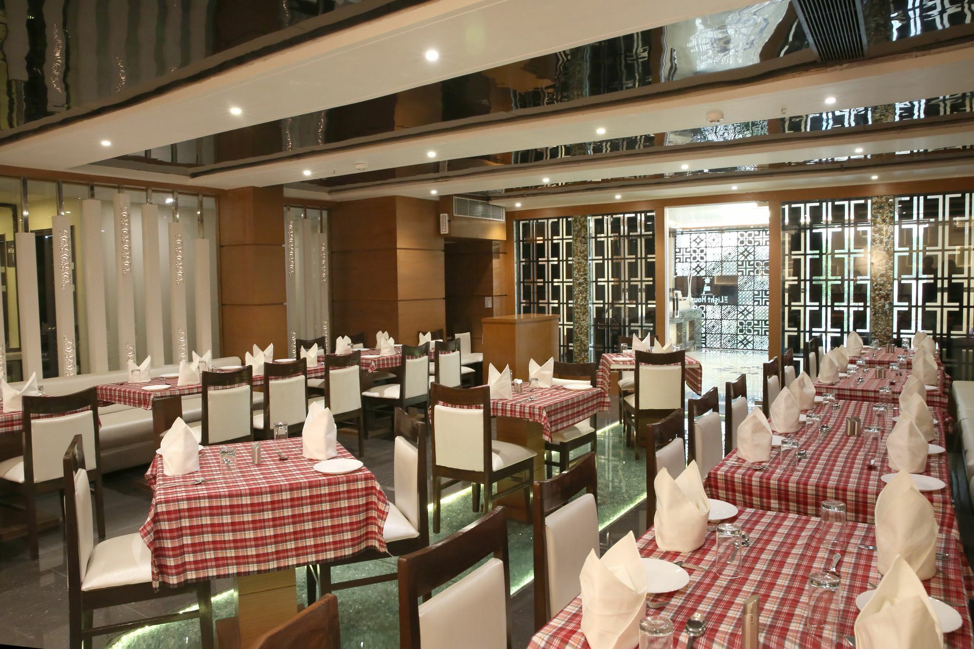 Light House Agra By Park Tree Hotel Екстериор снимка